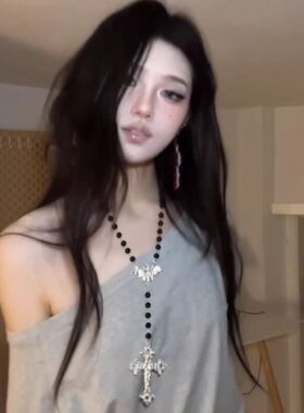 暗黑y2k亚比少女叠戴黑色串珠项链蝙蝠十字甜酷辣妹卫衣项饰配饰