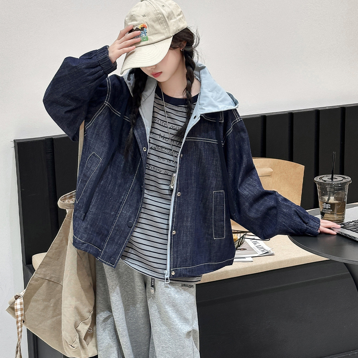 女童春秋连帽拼接牛仔外套2026新款春秋季韩范潮流时尚休闲夹克衫