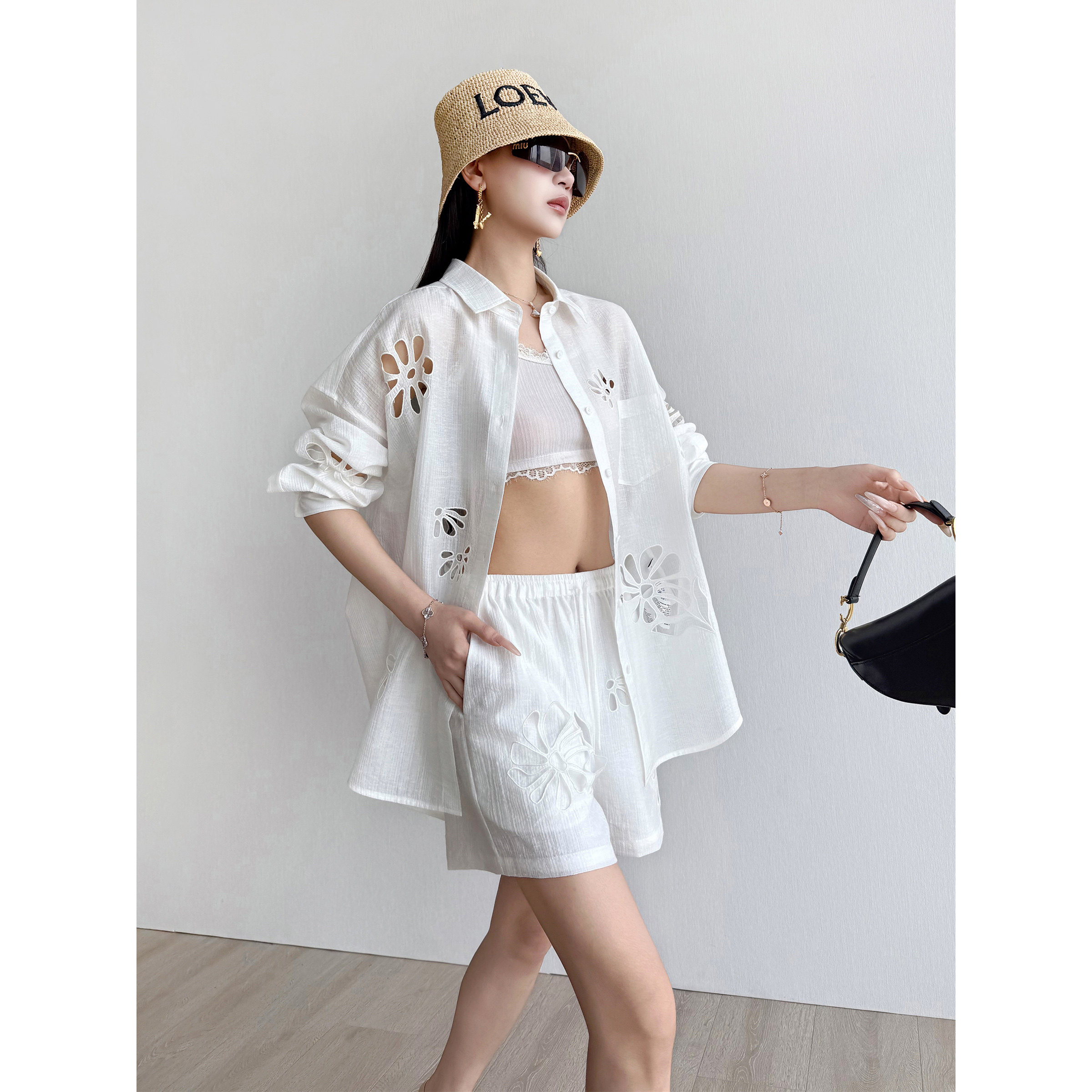 NancyCavally极简风镂空刺绣套装图片