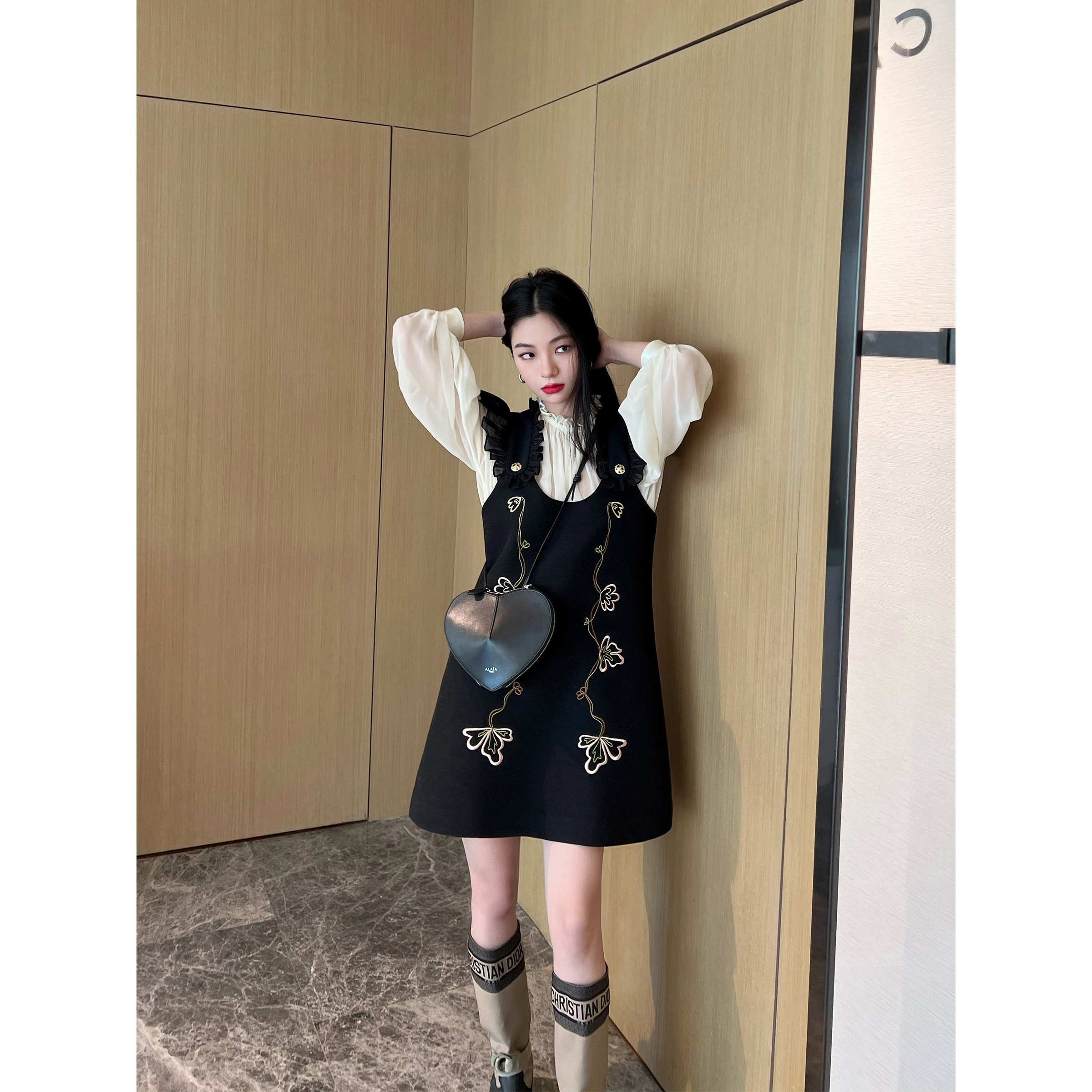 NancyCavally专柜款大理石纹理醋酸混纺 雅致刺绣花朵飞袖连衣裙