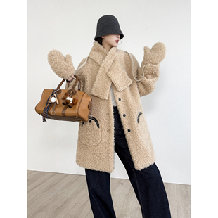 NancyCavally专柜款绵密丰盈羊毛  童真巧思围巾/手套毛呢外套