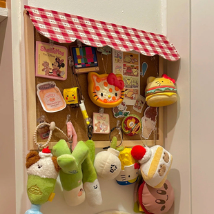 迪士尼挂件钥匙扣毛毡板墙贴宿舍创意屋顶娃娃公仔展示墙软木挂板
