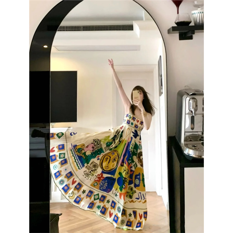 西双版纳旅游穿搭女波西米亚风吊带连衣裙泰国海边沙滩裙度假长裙