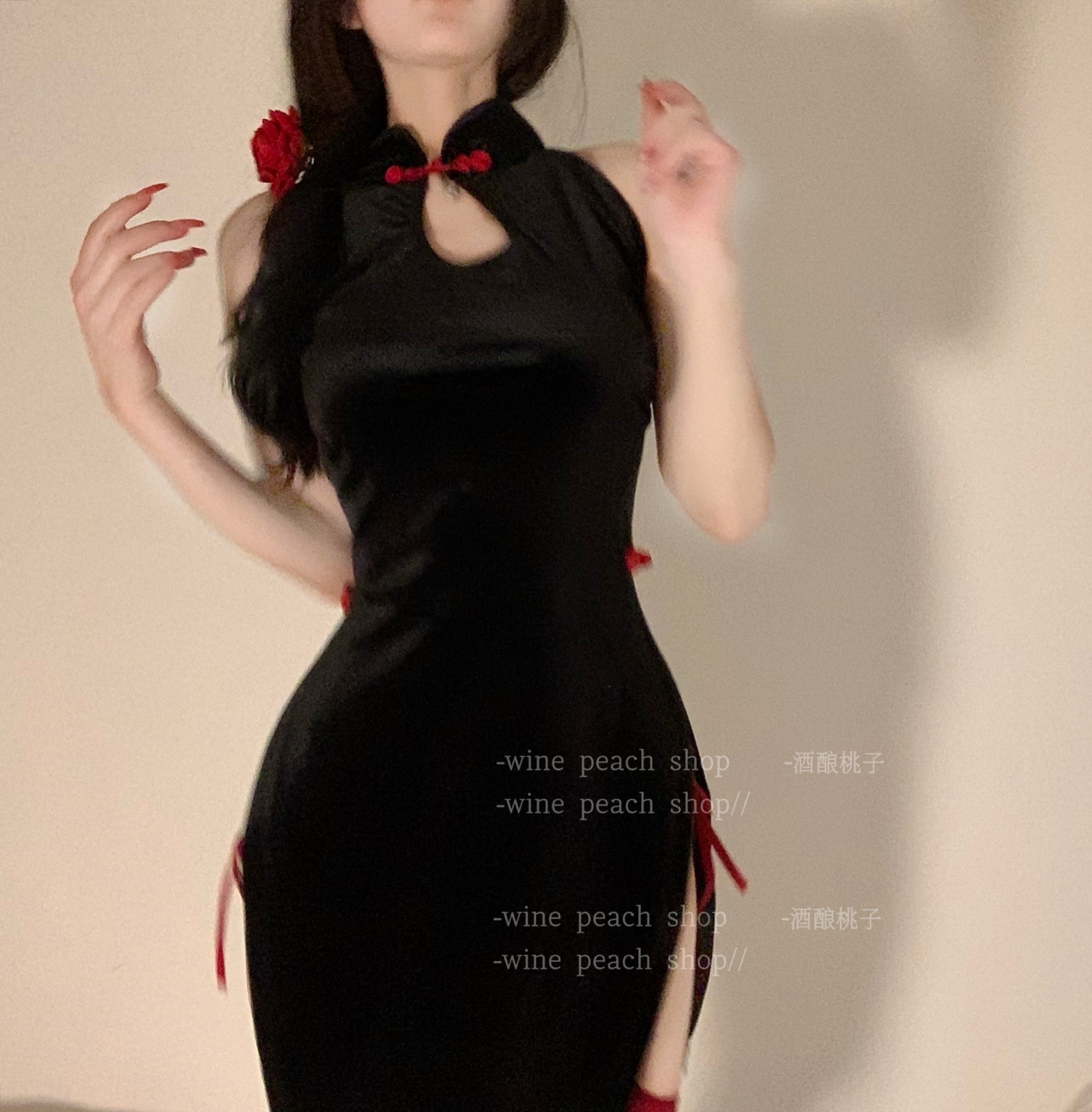 酒酿桃子：“不解风情”性感旗袍高开叉紧身制服丝绒情趣纯欲复古