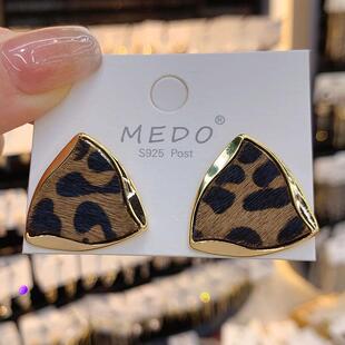 复古几何三角豹纹马海毛港风耳环女秋冬款高级感夸张小众气质耳饰