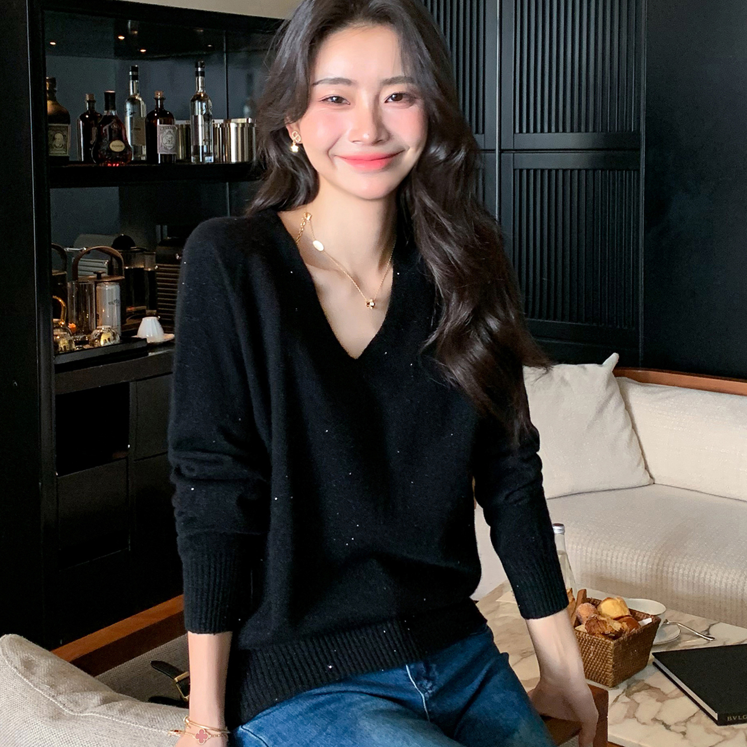 奢感金银丝~无缝V领纯山羊绒衫女