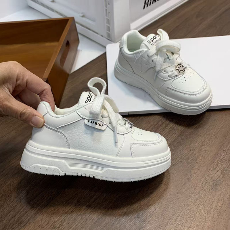 真皮面2026年秋季新款儿童小白板鞋男童中大童全白色户外休闲运动