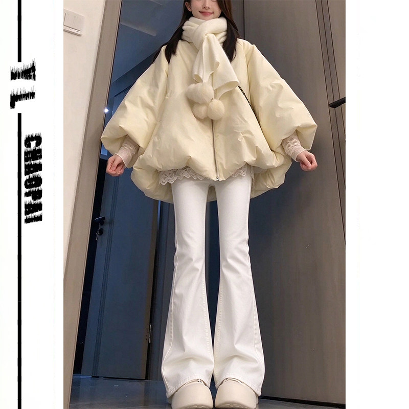 花苞泡泡袖棉服搭配围巾牛仔裤