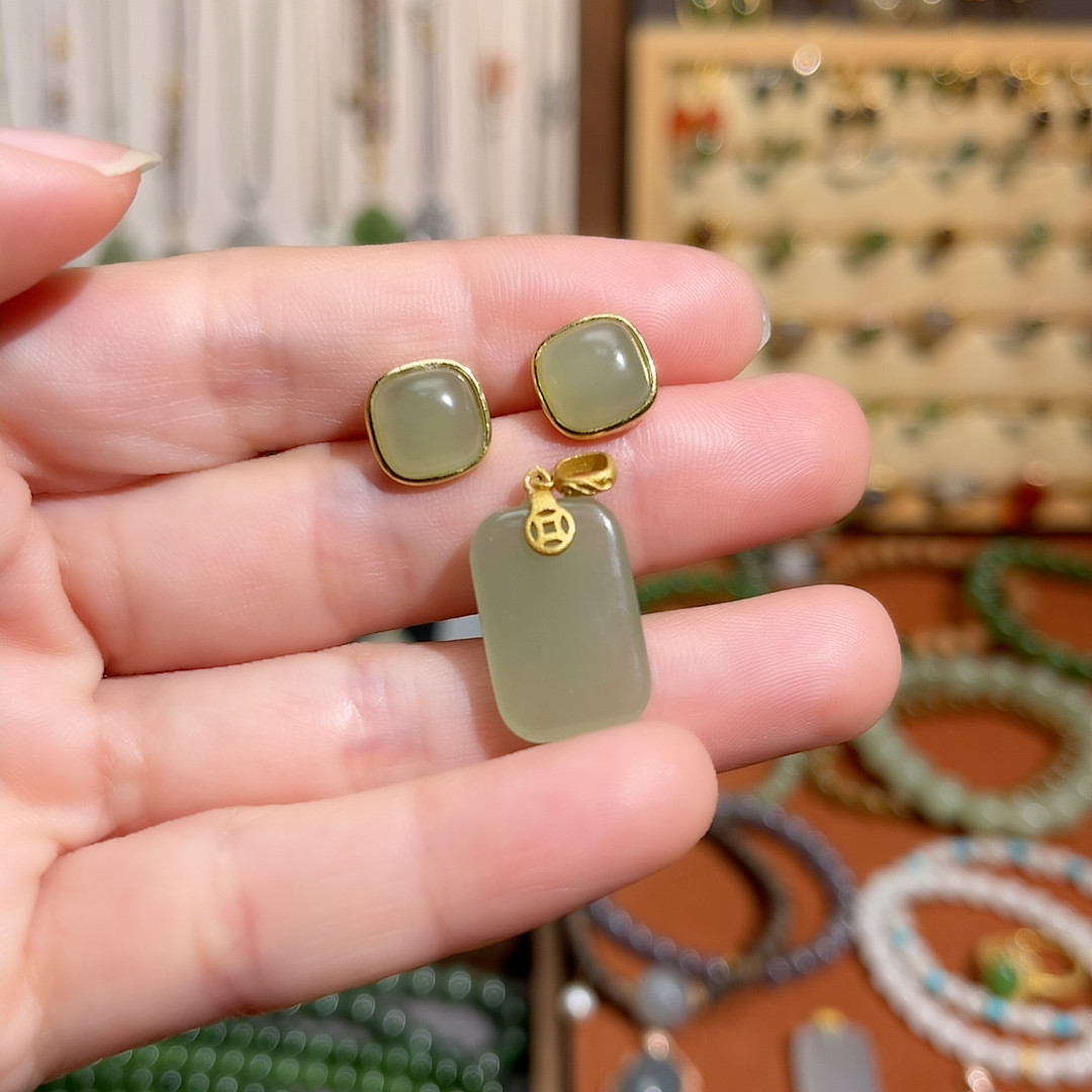 清货 晴水耳钉+无事牌默认微瑕不退换,珠宝/钻石/翡翠,手饰,淘宝优惠券,粉丝福利购,淘宝优惠卷