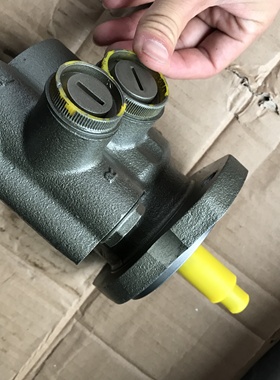 春群适配联合重卡助力泵6K1034-30 发动机助力泵助力缸方向机球头