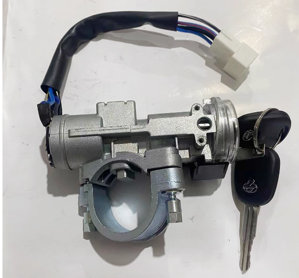 柳汽乘龙M3M5H5H7启动点火钥匙锁开关含车门锁芯M31A-3704110L2