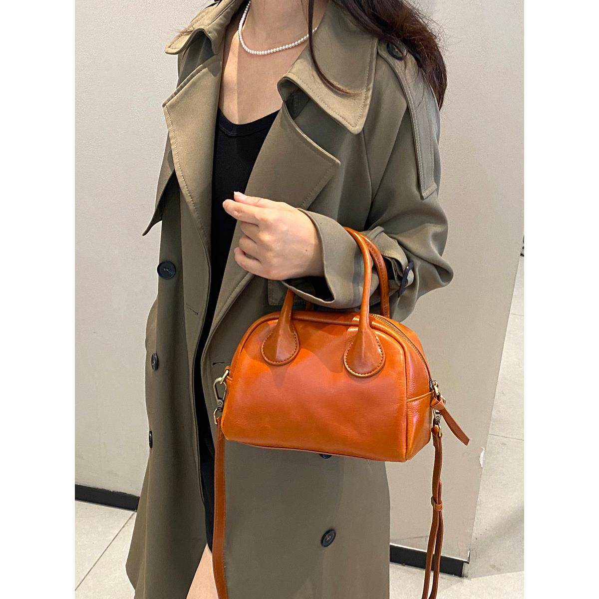 头层牛皮新款2025小众设计波士顿包包女简约百搭手提包斜挎小方包,箱包皮具/热销女包/男包,小方包,淘宝优惠券,粉丝福利购,淘宝优惠卷