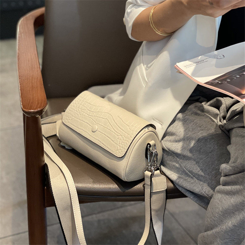 2023包包女新款时尚真皮女包洋气质感斜挎单肩小包包百搭圆筒复古,箱包皮具/热销女包/男包,小方包,淘宝优惠券,粉丝福利购,淘宝优惠卷