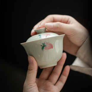 釉下彩纯手绘草莓粉色单盖碗茶杯大主人杯白瓷泡茶碗 明知山志正品