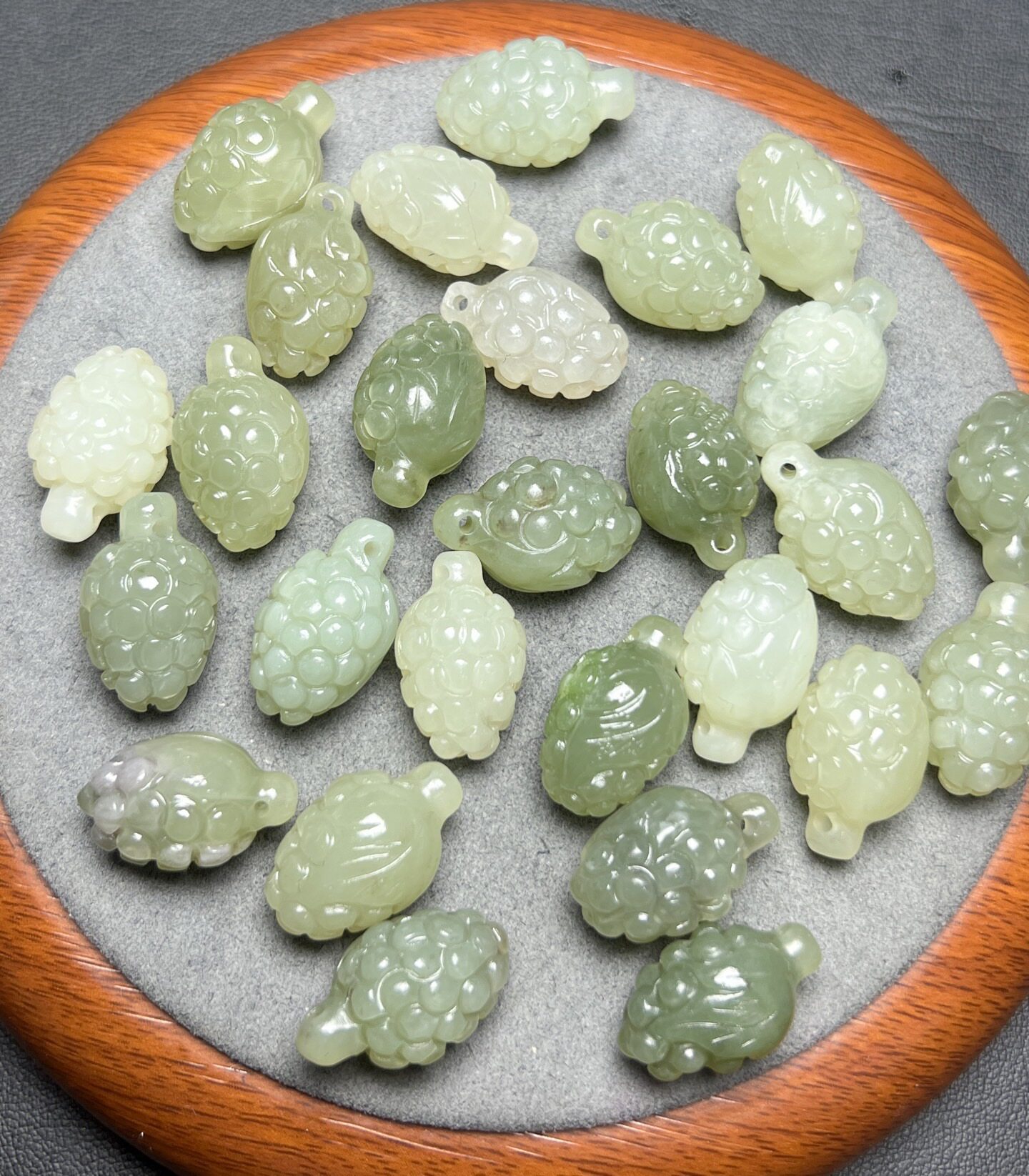 天然和田玉葡萄吊坠手工diy手链项链车挂钥匙扣流苏饰品配饰