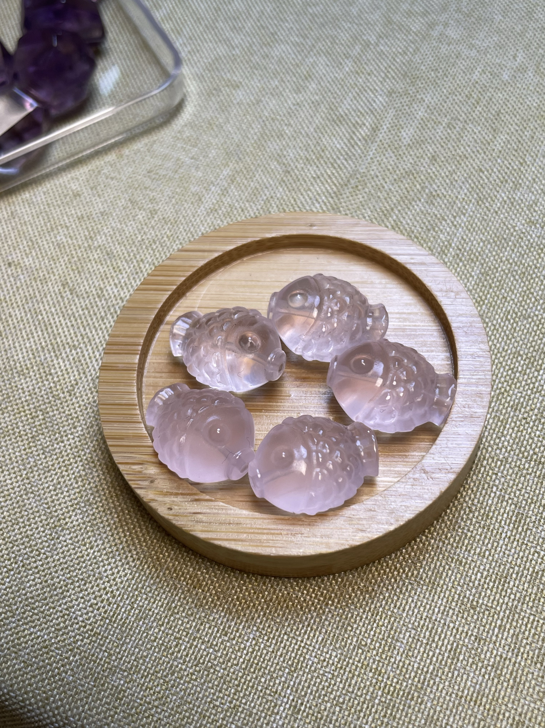 天然粉水晶小鱼雕刻件手工diy手链项链吊坠滴溜串链配件饰品挂件