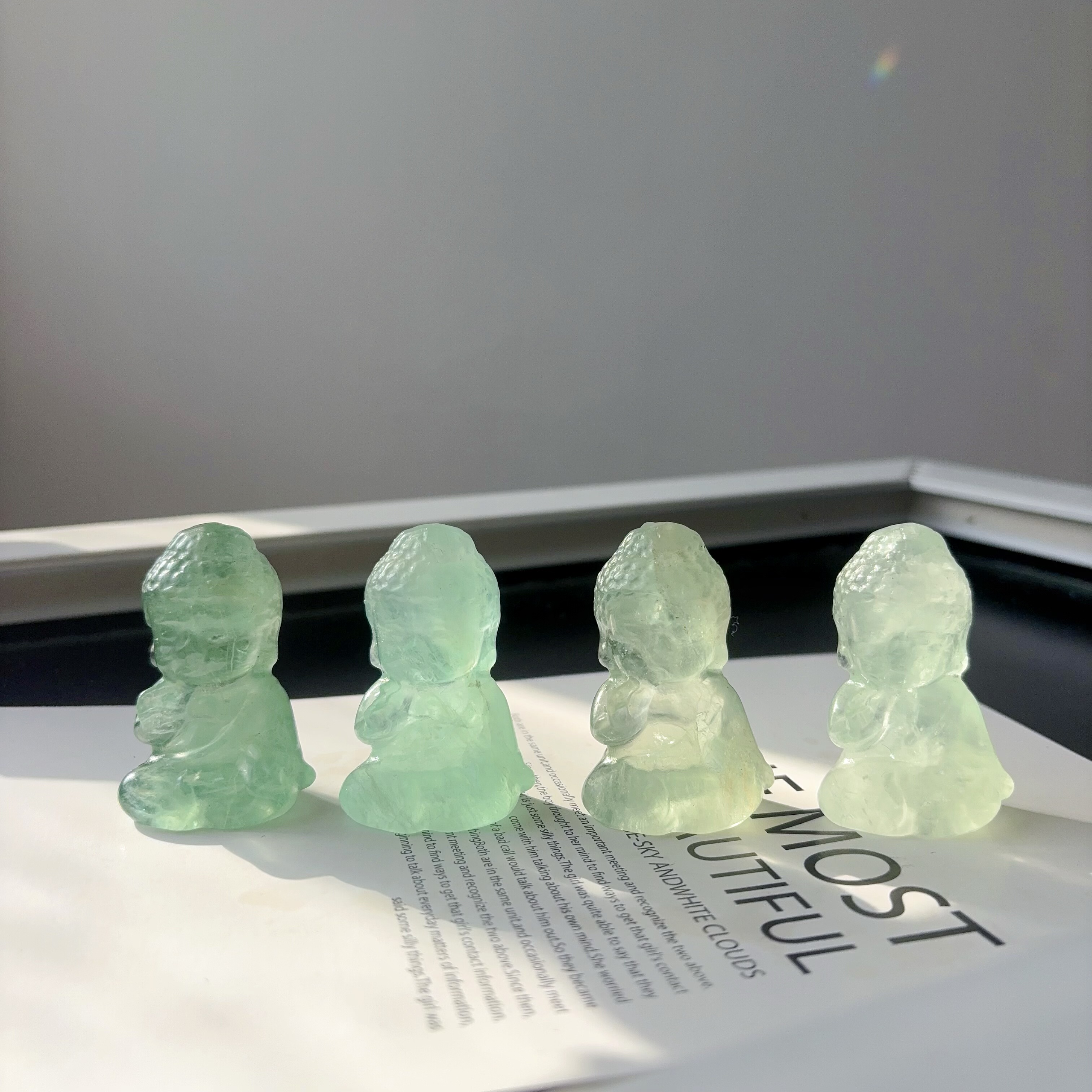 天然水晶绿萤石透体原石打磨雕刻件摆件装饰手把玩宝宝佛佛像送礼