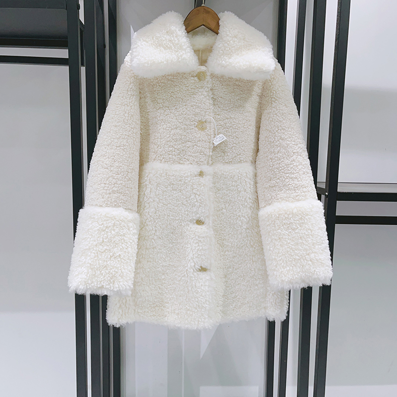 法单 ~~ 2025秋冬纯色羊羔毛拼接绒感翻领人造毛免打理外套女士