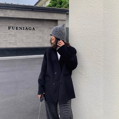 高级感黑色V领双扣羊绒外套女