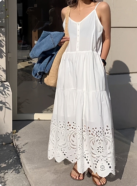one seven韩系白色吊带连衣裙女2026春夏绣花镂空宽松休闲V领长裙