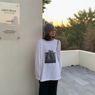 oneseven白色印花长袖T恤女