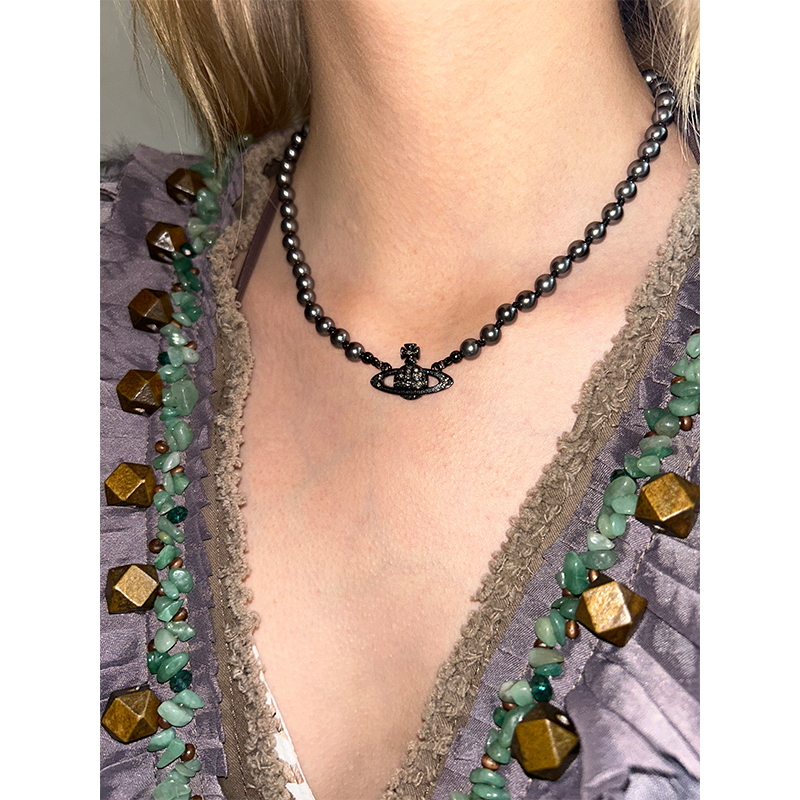 甜酷轻奢黑色土星吊坠锁骨项链女