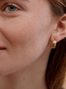 法国Louise Damas法式气质耳环女轻奢高级感上宽下窄双C24k金耳钉