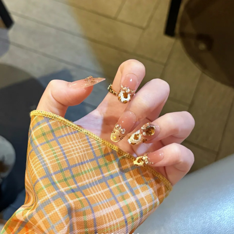 儿童可爱秋冬琥珀色豹纹落日穿戴甲KT高级感法式爆闪猫眼气质美甲