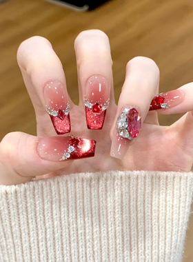 儿童新年红色蔷薇法式细闪美甲复古红宝石碎钻猫眼氛围感穿戴甲