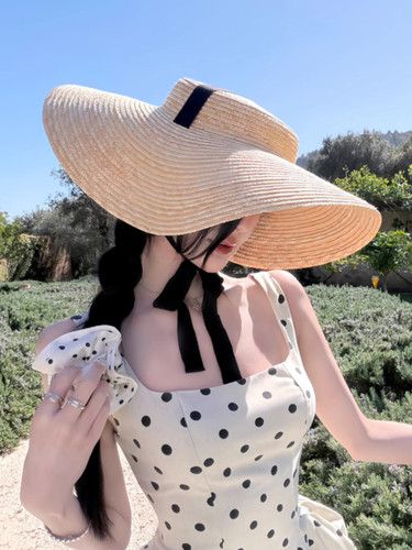 大帽檐蝴蝶结法式绑带草帽女夏季海边沙滩帽度假风时尚遮阳帽
