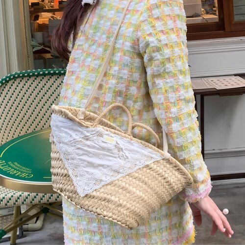 野草莓市场蕾丝少女进口棕榈叶挺括草编包海边手提篮野餐篮草编包
