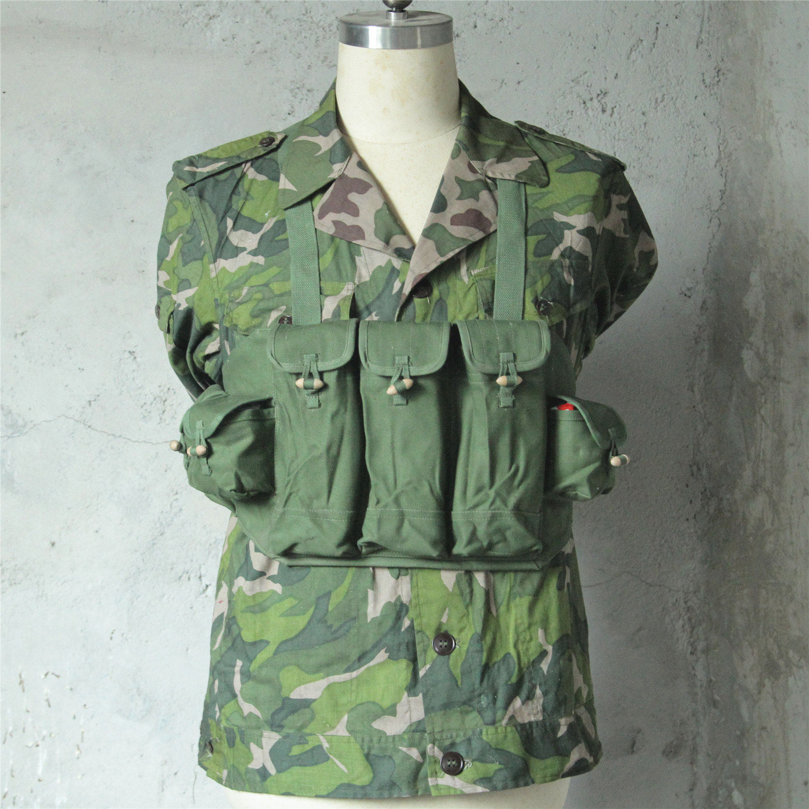 84年首批56-2式冲锋抢单匣袋原配背带草绿帆布ak胸挂蛋袋两山轮战