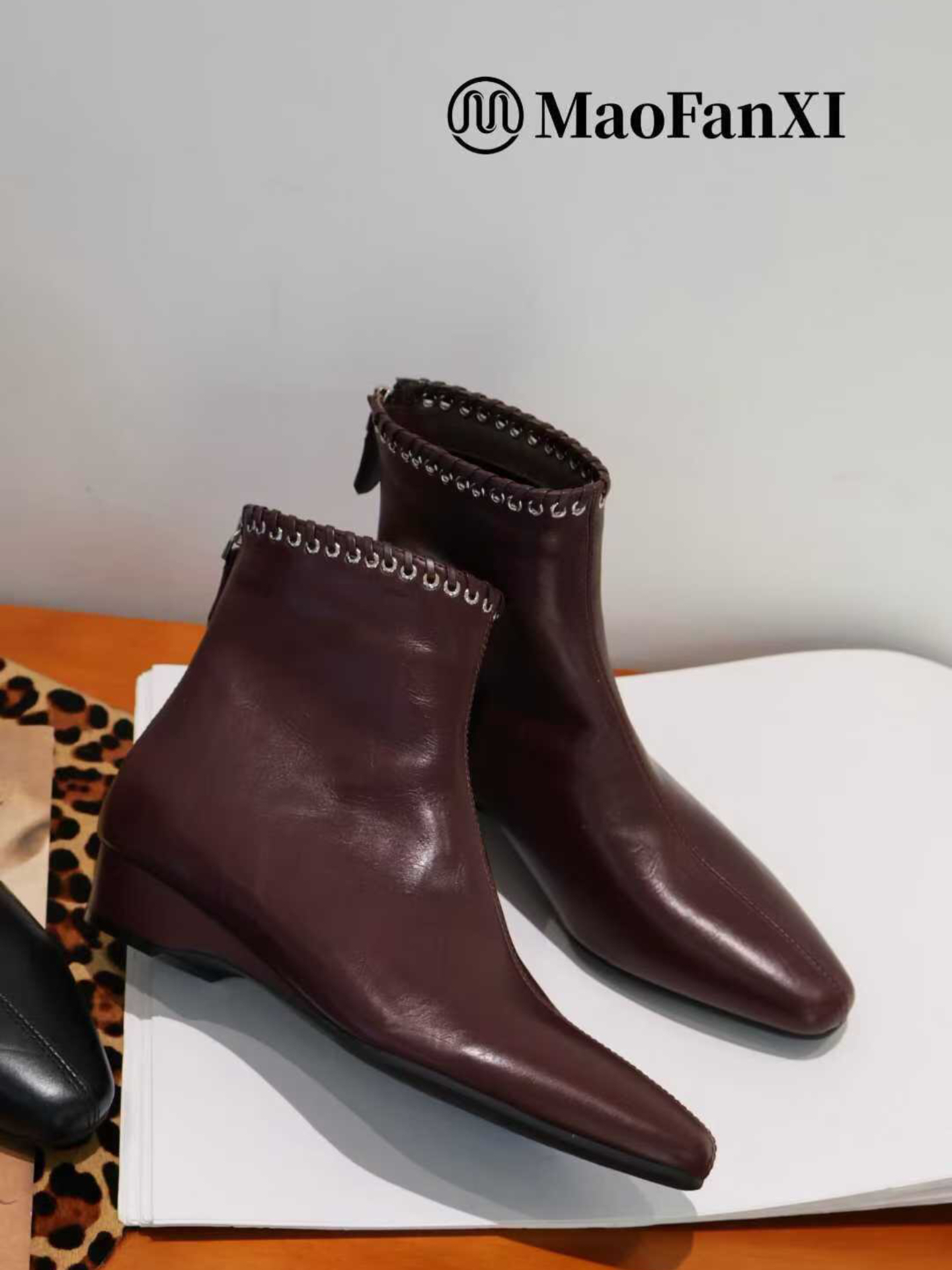 欧洲站欧洲站欧货高跟鞋时装靴2025新款真皮方头粗跟韩系女靴子