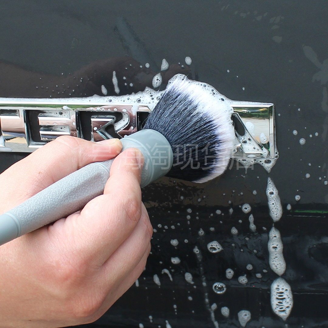Ultra-Soft Detailing Brush with Trigrip Handle - Product image 4
