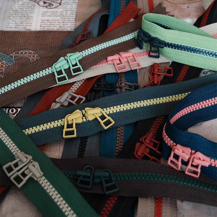 YKK 3号双色树脂镂空小方头双开拉链