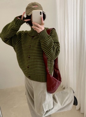 爆款福利Find Time韩里韩气撞色细条纹高领翻领纽扣开衫保暖毛衣