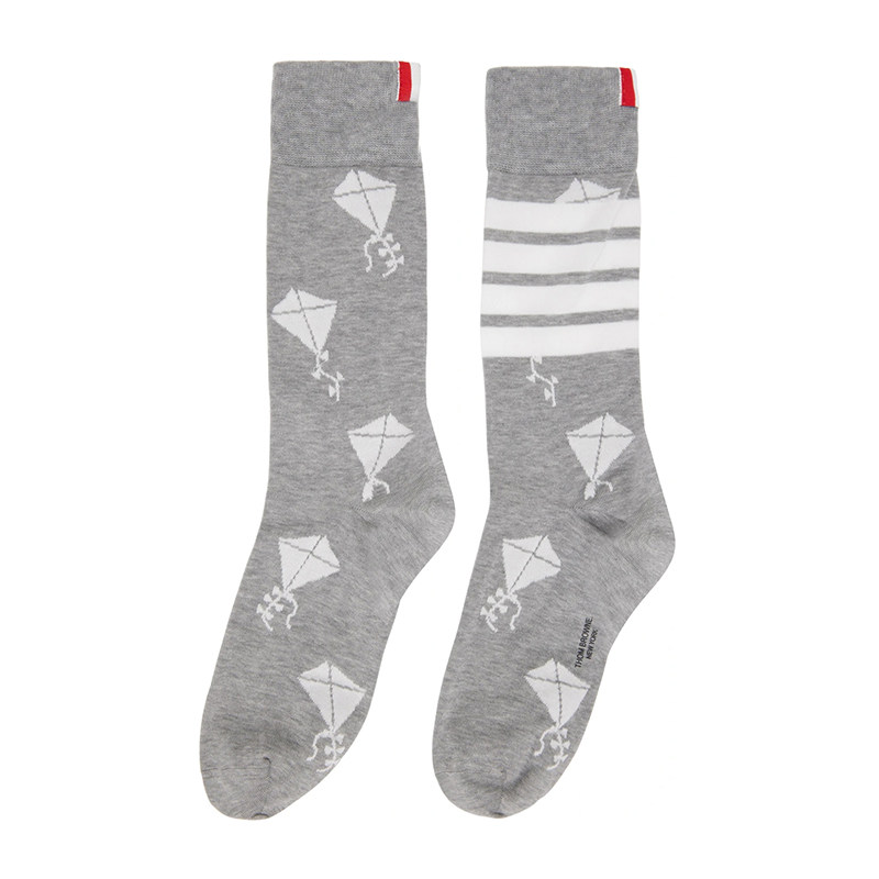 Thom BrowneTB/新款男士4条纹风筝图案灰色中筒袜子221381M220006