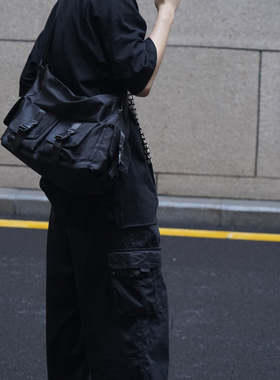 DXJ日系斜挎包男大容量单肩包男生潮牌街头挎包女机车防水机能包