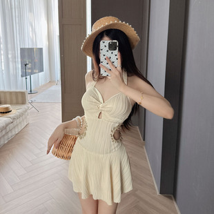 少女时间2025新款泡温泉高级感海岛绝美泰式泳衣女款连体度假性感