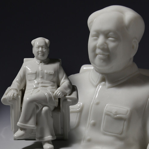 德化陶瓷毛主席汽车摆件车载小号坐沙发像坐像车上装饰品车内饰品