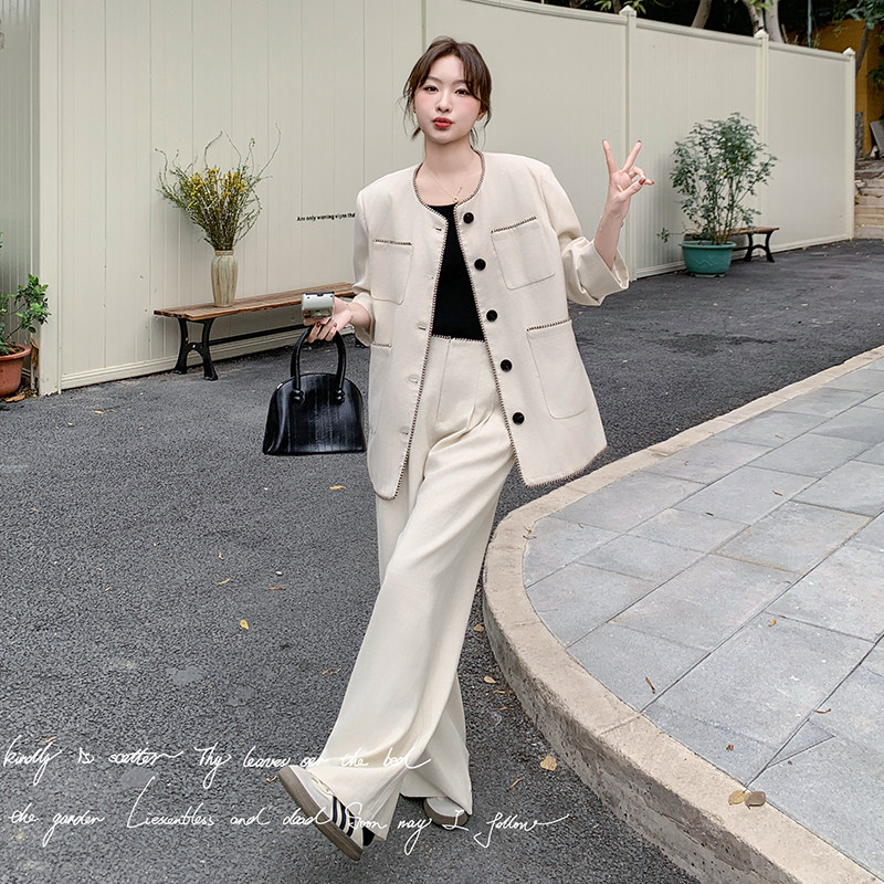 早秋新款2025超好看休闲女设计感宽松显瘦外套阔腿裤两件套无围脖,女装套装/套裙,2C018