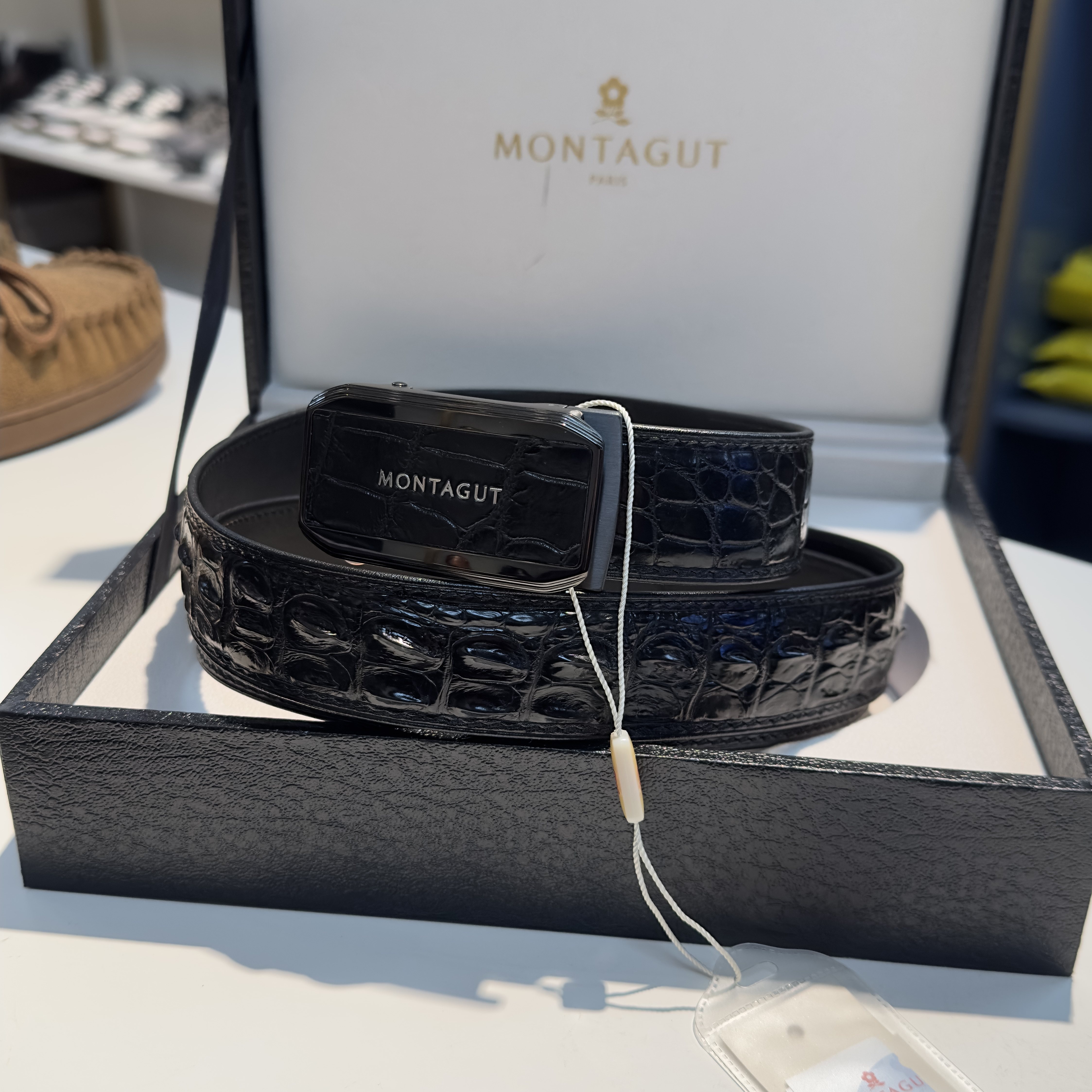 撤柜高端品牌男士不锈钢扣外穿自动扣皮带鳄鱼皮轻奢高档P81