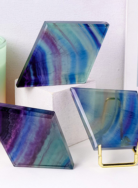 天然水晶七彩萤石棱形摆件彩虹萤石原石打磨多面体矿标装饰品