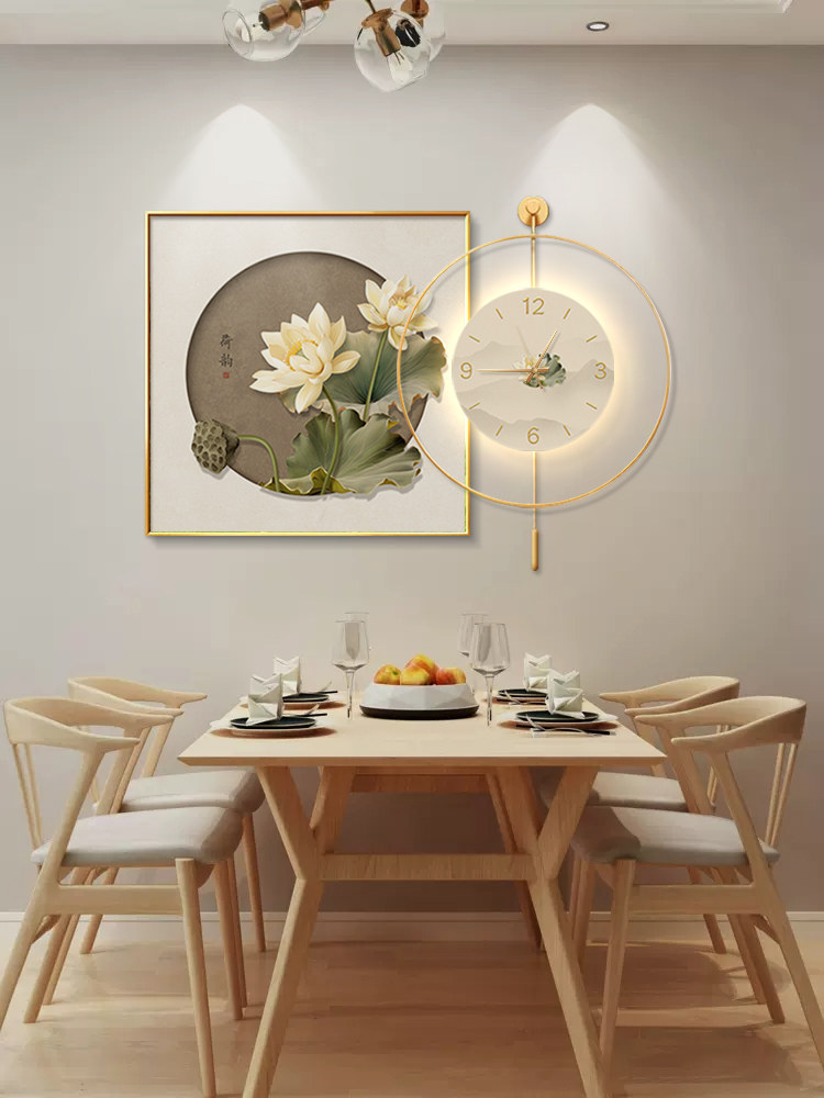 新中国风餐厅装饰画钟2025新家客厅餐桌背景墙荷花钟挂画