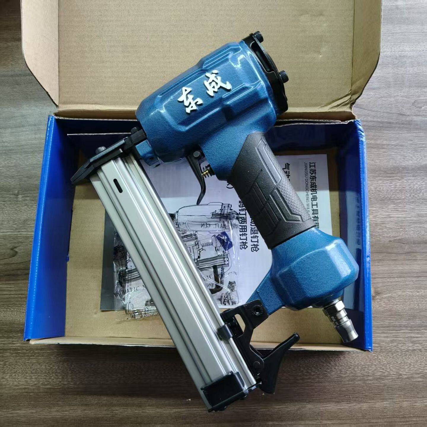 东成F30直钉枪轻巧机身强劲穿透图片