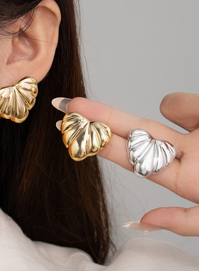 New Irregular Wrinkle Fashion Light Luxury Earnail for Women