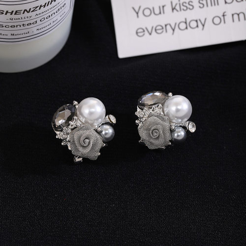 SilverStitchvintagePearlRosef