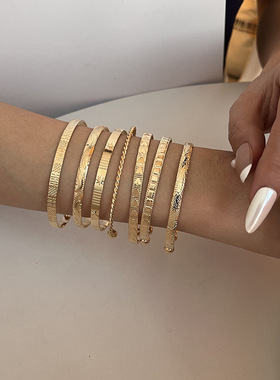 条纹字母时尚大气时尚感手环女