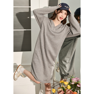 唐狮灰色长袖针织连衣裙女款2026春季新款宽松连帽小个子毛衣长裙
