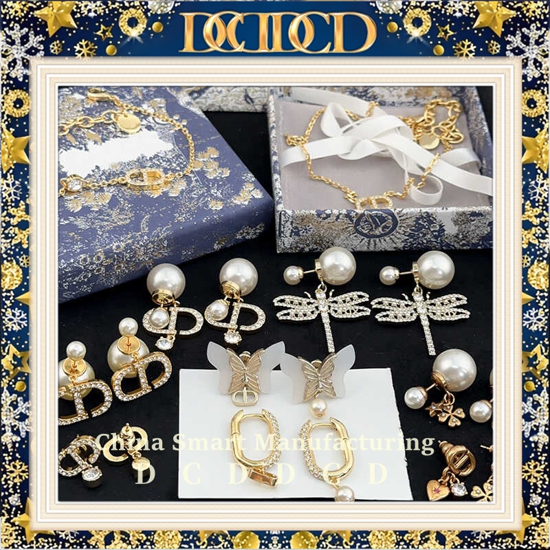 D C D D C D家CD新款爱心珍珠耳环女款镶钻蝴蝶星星耳钉项链手链